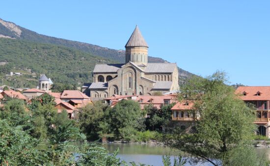 Blick auf Mzcheta, Swetizchoweli Kathedrale